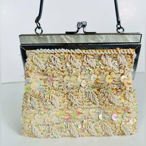 Vintage sequin beaded cream small purse, silver chain handle, iridescent Elegant